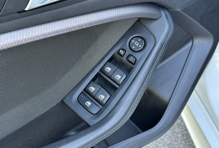 BMW Série 1 118i 136 M Sport DCT7 / Toit ouvrant / Sièges Baquet / Tête haute / Harman Kardon / TVA