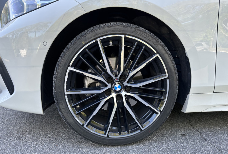 BMW Série 1 118i 136 M Sport DCT7 / Toit ouvrant / Sièges Baquet / Tête haute / Harman Kardon / TVA