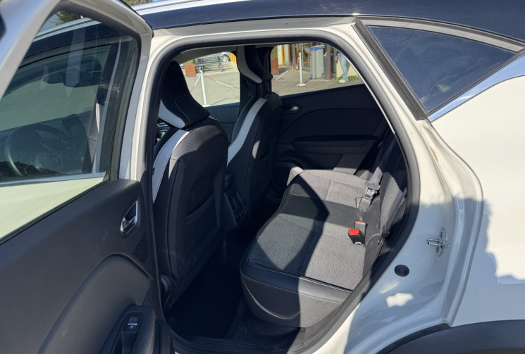 Renault Captur 1.0 Tce 100 Intens + Attelage (SUIVI RENAULT)