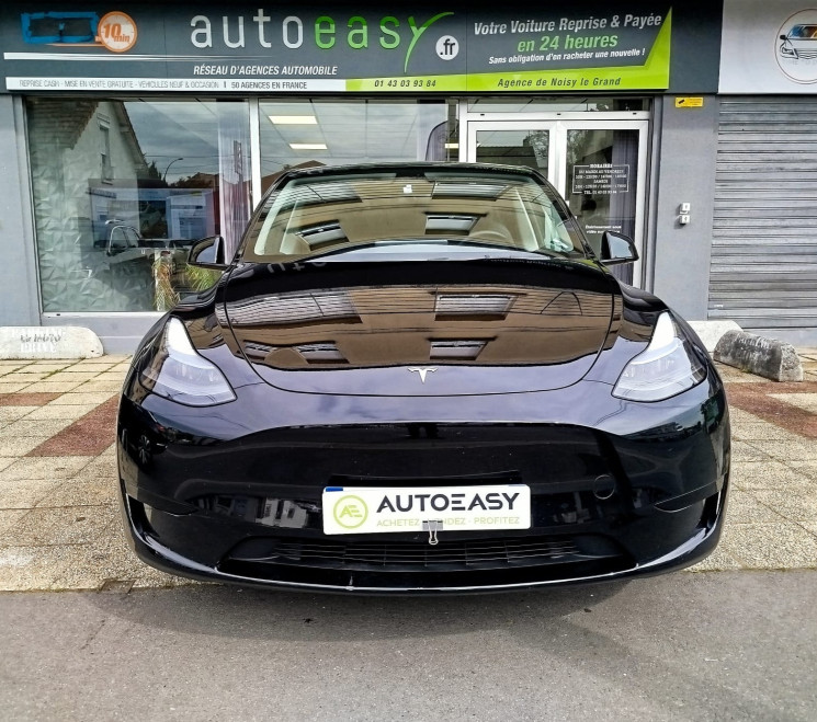 Tesla Model Y PROPULSION // STANDARD RANGE 