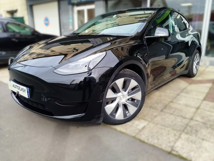 Tesla Model Y PROPULSION // STANDARD RANGE 