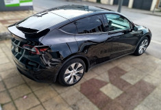 Tesla Model Y PROPULSION // STANDARD RANGE 