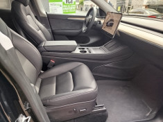 Tesla Model Y PROPULSION // STANDARD RANGE 