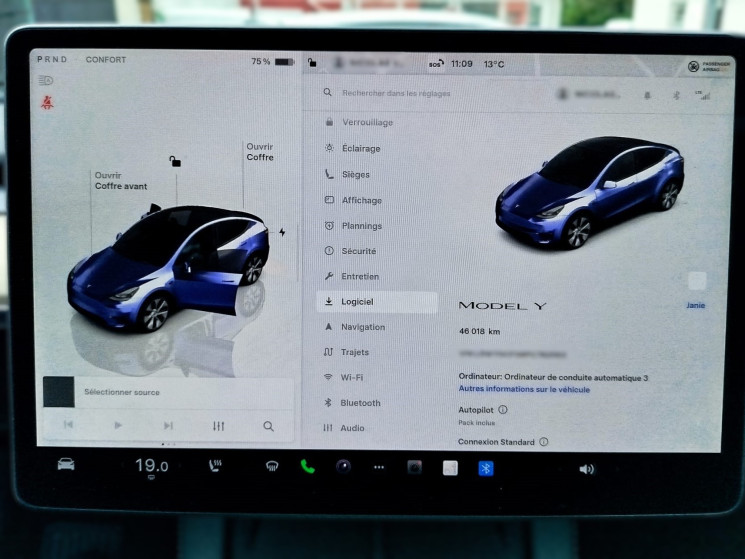 Tesla Model Y PROPULSION // STANDARD RANGE 
