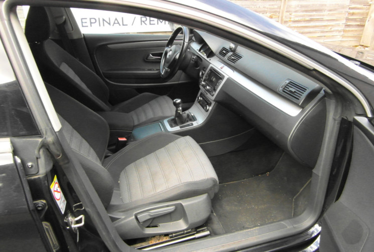 Volkswagen PASSAT CC 2.0 TDI 140 SPORT POUR PROFESSIONNELS UNIQUEMENT