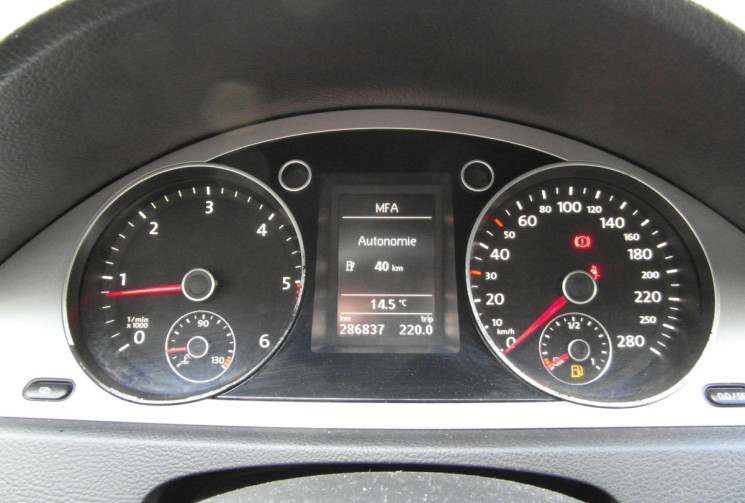 Volkswagen PASSAT CC 2.0 TDI 140 SPORT POUR PROFESSIONNELS UNIQUEMENT