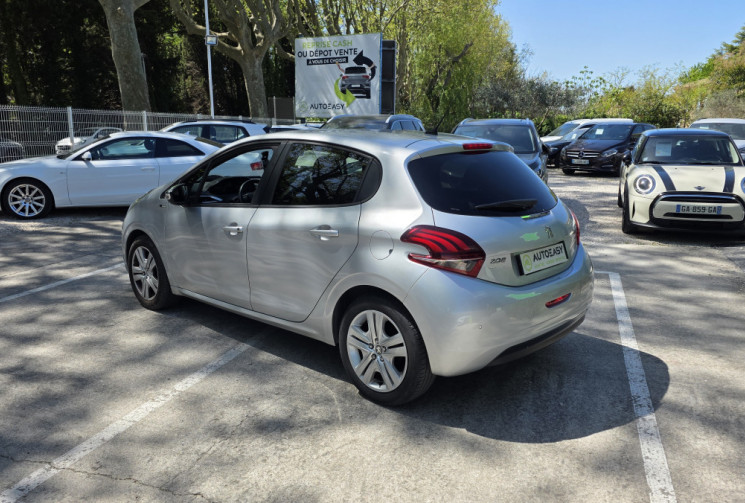 Peugeot 208 1.2 PURETECH PACK STYLE  / MOTEUR  ECHANGE STANDARD