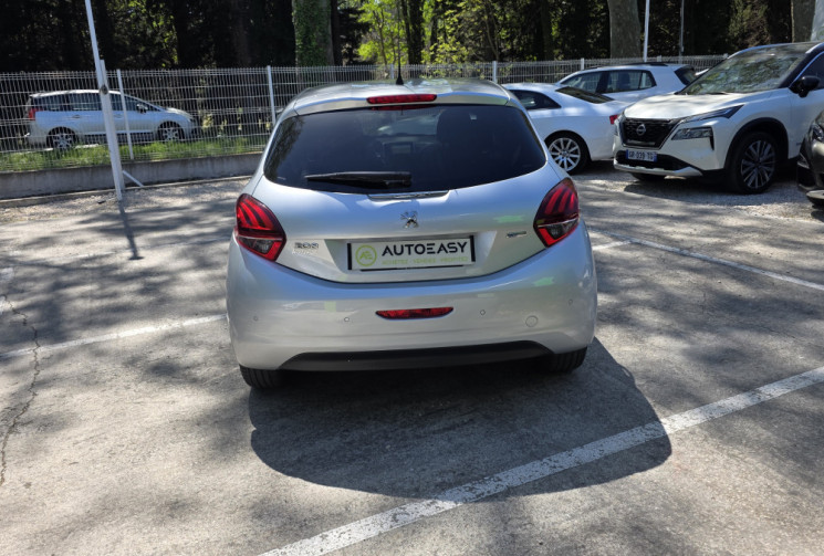 Peugeot 208 1.2 PURETECH PACK STYLE  / MOTEUR  ECHANGE STANDARD