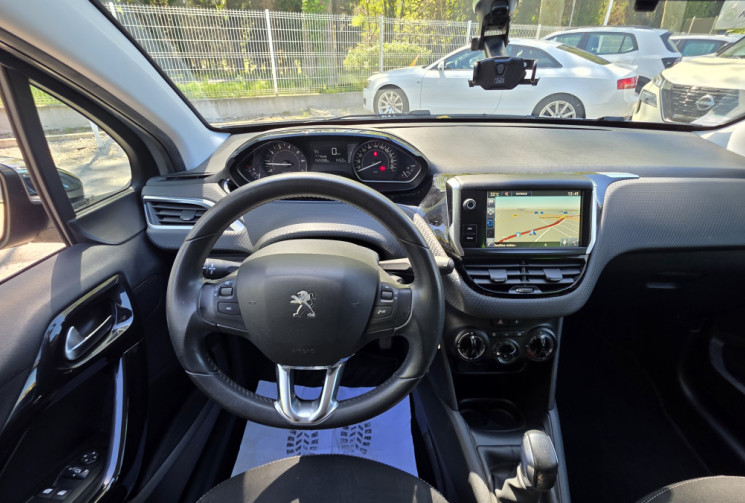 Peugeot 208 1.2 PURETECH PACK STYLE  / MOTEUR  ECHANGE STANDARD