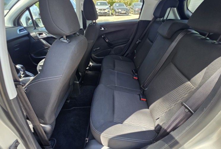 Peugeot 208 1.2 PURETECH 82 PACK STYLE  / MOTEUR 15000 KM AVEC FACTURE