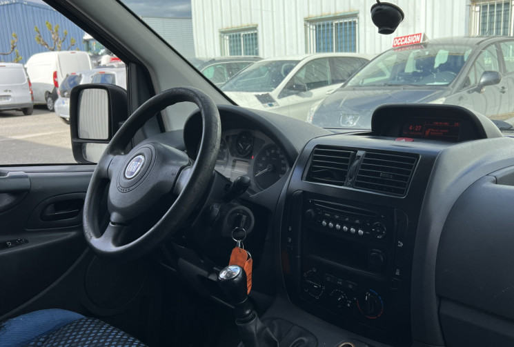 FIAT Scudo II 90 cv 1.6  Fourgon L1H1 * Radars de recul 