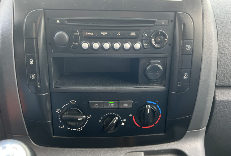 FIAT Scudo II 90 cv 1.6  Fourgon L1H1 * Radars de recul 