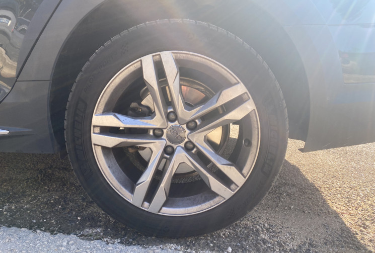 Audi A4 ALLROAD 2.0 TDI 163CH Design Luxe Quattro S tronic / VEHICULE SUIVI