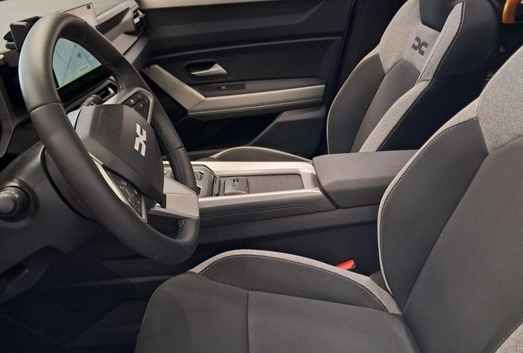 Dacia Bigster 1.8 hybrid 155 JOURNEY  toit ouvrant panoramique 1ere main parfait état garantie 07-28