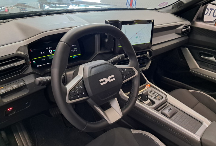 Dacia Bigster 1.8 hybrid 155 JOURNEY  toit ouvrant panoramique 1ere main parfait état garantie 07-28