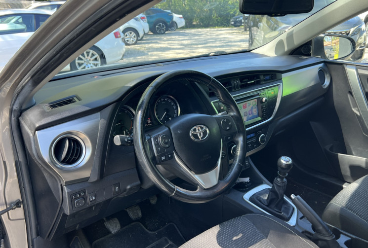 Toyota AURIS 1.4 D-4D 90 Dynamic / 1ère Main / Caméra / Carplay / Attelage / Moteur à Chaine
