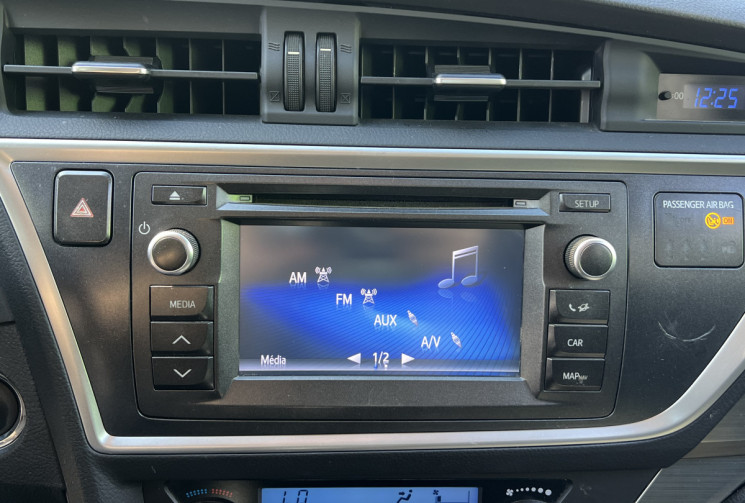 Toyota AURIS 1.4 D-4D 90 Dynamic / 1ère Main / Caméra / Carplay / Attelage / Moteur à Chaine