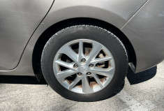 Toyota AURIS 1.4 D-4D 90 Dynamic / 1ère Main / Caméra / Carplay / Attelage / Moteur à Chaine