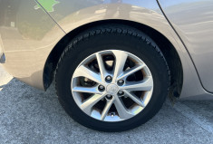 Toyota AURIS 1.4 D-4D 90 Dynamic / 1ère Main / Caméra / Carplay / Attelage / Moteur à Chaine