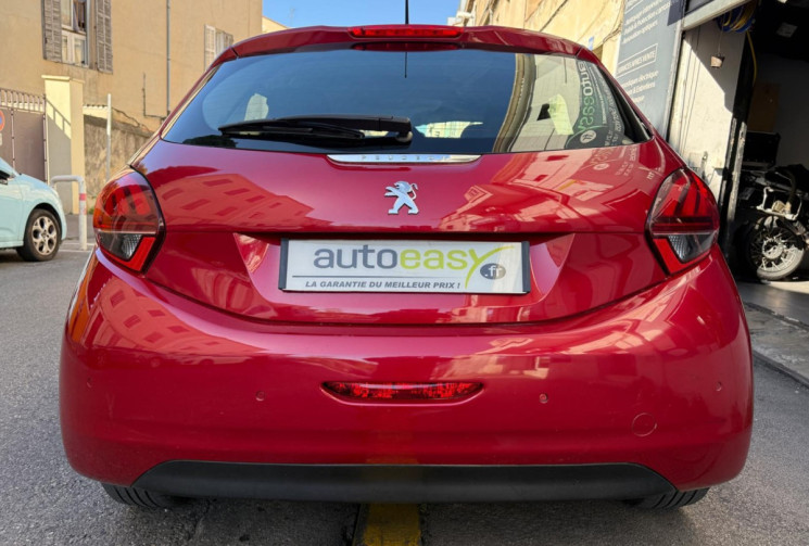Peugeot 208 Phase 2 5 Portes 1.2 VTi 12V 82 cv /DISTRIBUTION NEUVE / Origine France 3em main / 