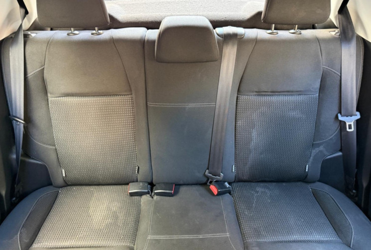 Peugeot 208 DISTRIBUTION NEUVE / CARPLAY / ORIGINE FRANCE 3ème MAIN