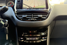 Peugeot 208 Phase 2 5 Portes 1.2 VTi 12V 82 cv /DISTRIBUTION NEUVE / Origine France 3em main / 