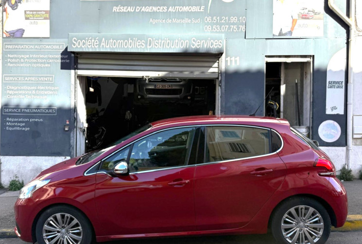 Peugeot 208 DISTRIBUTION NEUVE / CARPLAY / ORIGINE FRANCE 3ème MAIN