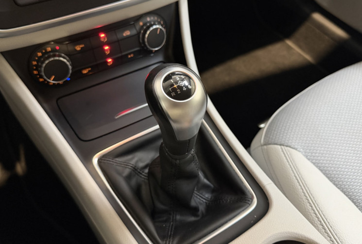 Mercedes CLA 180 1,6 122 INSPIRATION - Première main - Faible kilométrage