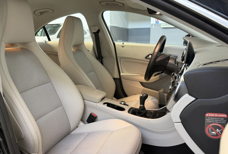 Mercedes CLA 180 1,6 122 INSPIRATION - Première main - Faible kilométrage