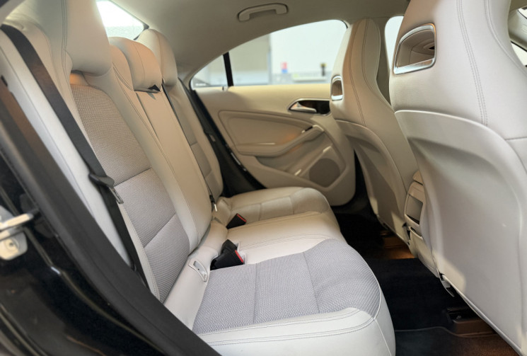 Mercedes CLA 180 1,6 122 INSPIRATION - Première main - Faible kilométrage