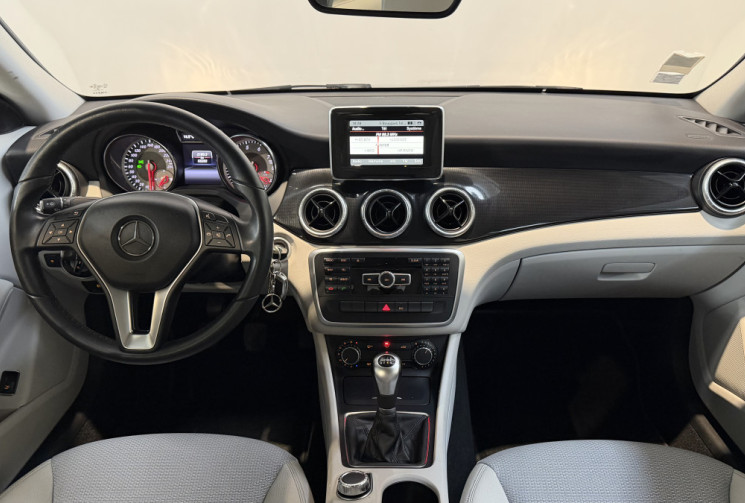 Mercedes CLA 180 1,6 122 INSPIRATION - Première main - Faible kilométrage