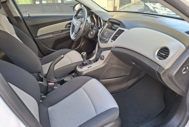 Chevrolet CRUZE 1.6i 124 CH LS PLUS 23750 kms ditribution ok 1ere main