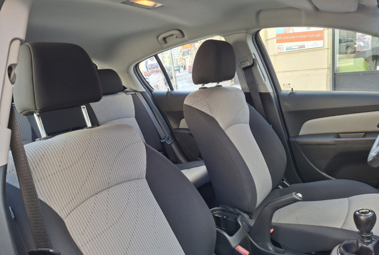 Chevrolet CRUZE 1.6i 124 CH LS PLUS 23700 kms 1ere main