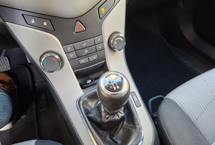 Chevrolet CRUZE 1.6i 124 CH LS PLUS 23700 kms 1ere main