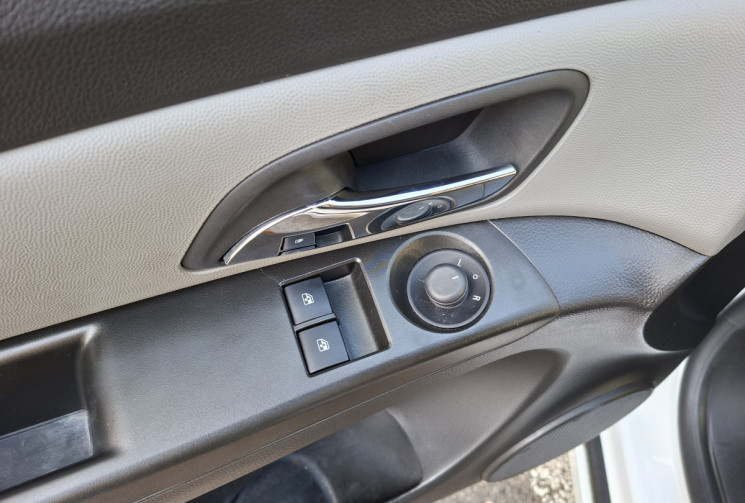 Chevrolet CRUZE 1.6i 124 CH LS PLUS 23700 kms 1ere main