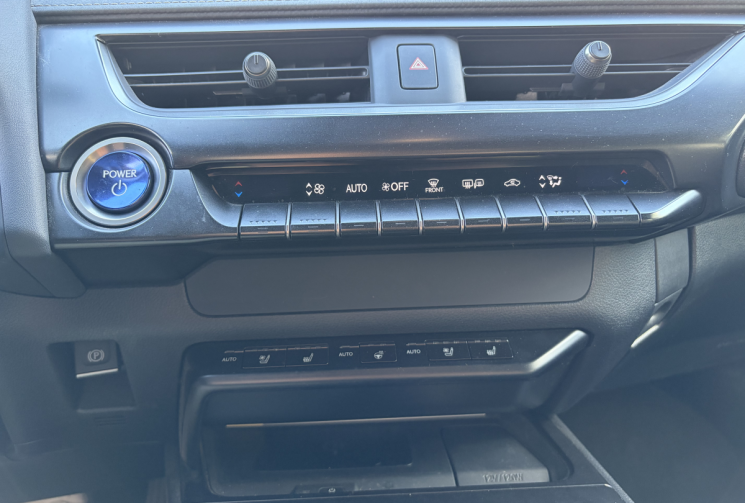 Lexus UX 300E Luxe 205 ch 77ppm 72.8kwh 2wd bva*carplay*camera pano*sieges chauffant/ventilés