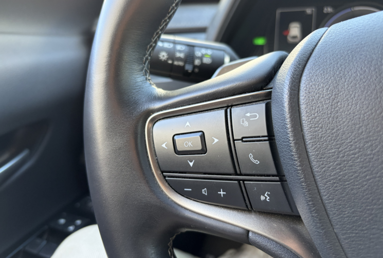 Lexus UX 300E Luxe 205 ch 77ppm 72.8kwh 2wd bva*carplay*camera pano*sieges chauffant/ventilés