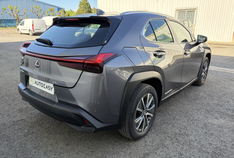 Lexus UX 300E Luxe 205 ch 2wd bva 40 000 KM – BATTERIE 98 % – CARPLAY – CAMÉRA