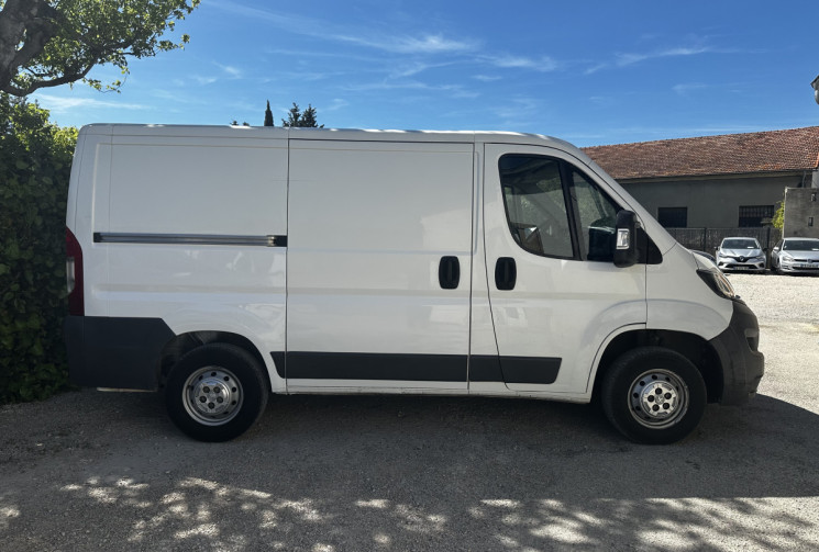 Peugeot Boxer Fg II 330 L1H1 2.0 BlueHDi 110 Premium
