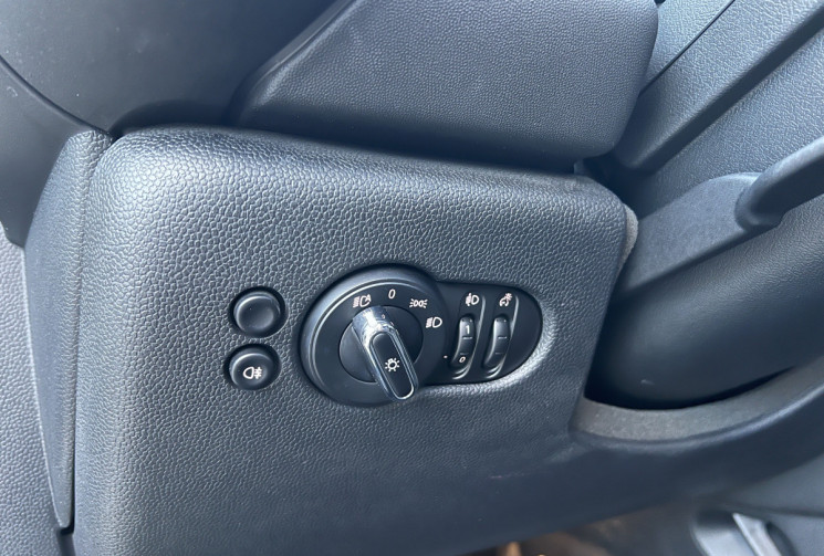 Mini Cooper 1.5 136 BVA7 Camden / 1ère Main / Toit Ouvrant / Carplay / Caméra 