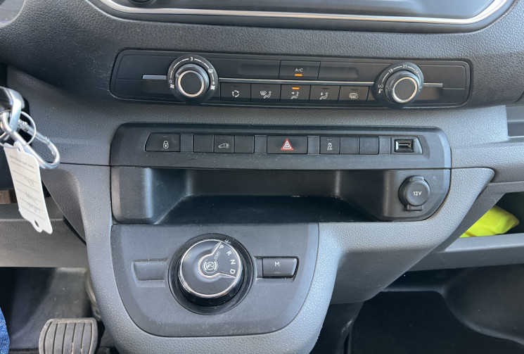 Citroën JUMPY M 2.0 BlueHDi 180 Business EAT6 / 3 Places / Distribution OK / Caméra / Carplay