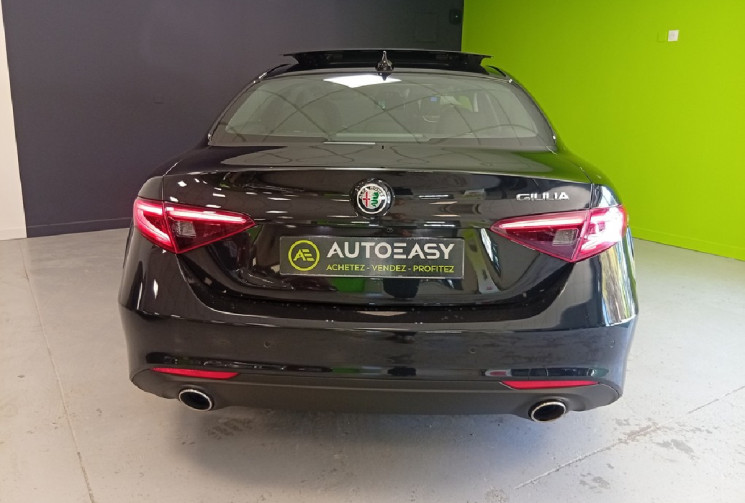 Alfa Romeo Giulia 2.0 Turbo 200 CV Finition TI 