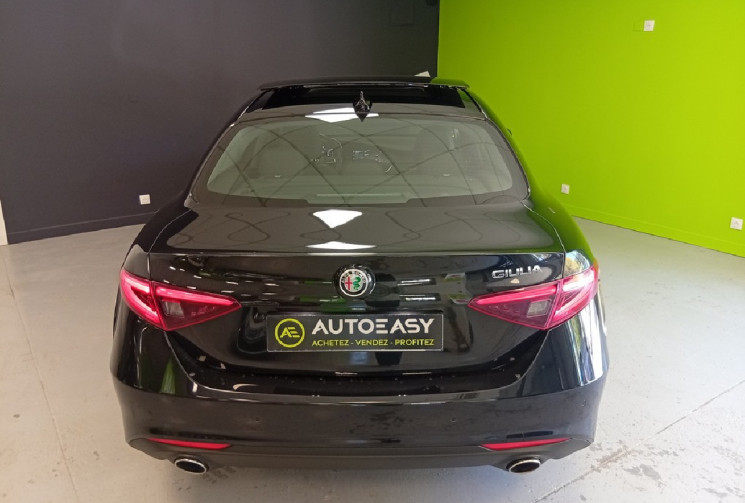 Alfa Romeo Giulia 2.0 Turbo 200 CV Finition TI 