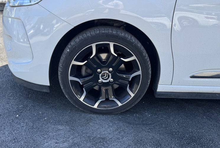 DS DS 3  Sport Chic / Attelage / Bluetooth / GPS
