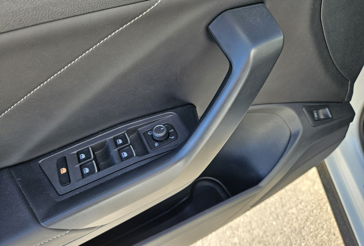 Volkswagen T-Roc 2.0 TDI 150 R-LINE DSG7 FRANCAIS FULL OPTIONS