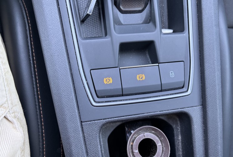 CUPRA Formentor 1.4 e-HYBRID 245ch VZ DSG6 Toit Ouvrant/Attelage Electrique/Entretien a jour