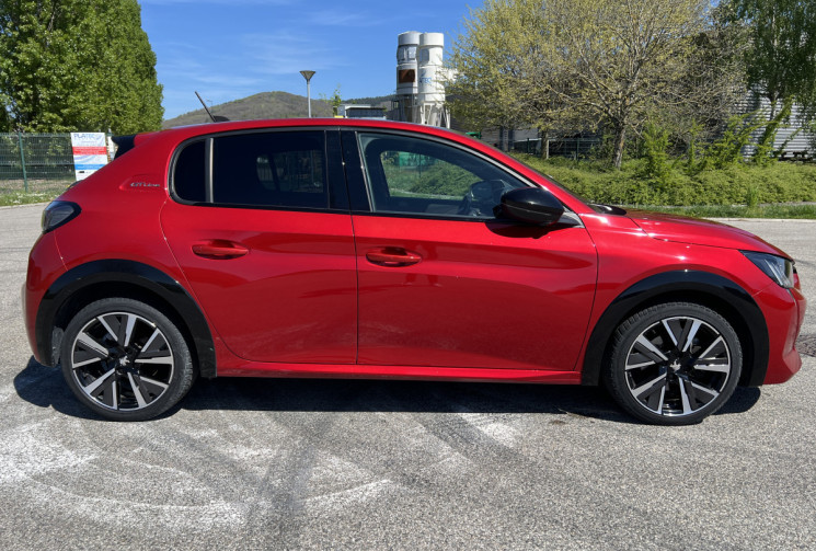 Peugeot 208  1.2 Puretech 100 GT Line / Distribution faite