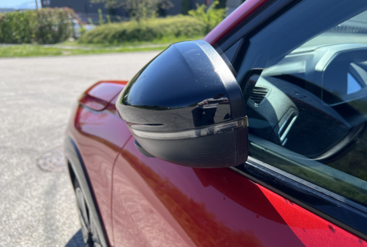 Peugeot 208  1.2 Puretech 100 GT Line / Distribution faite