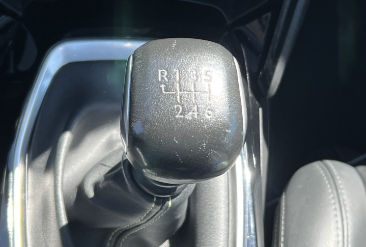 Peugeot 208  1.2 Puretech 100 GT Line / Distribution faite