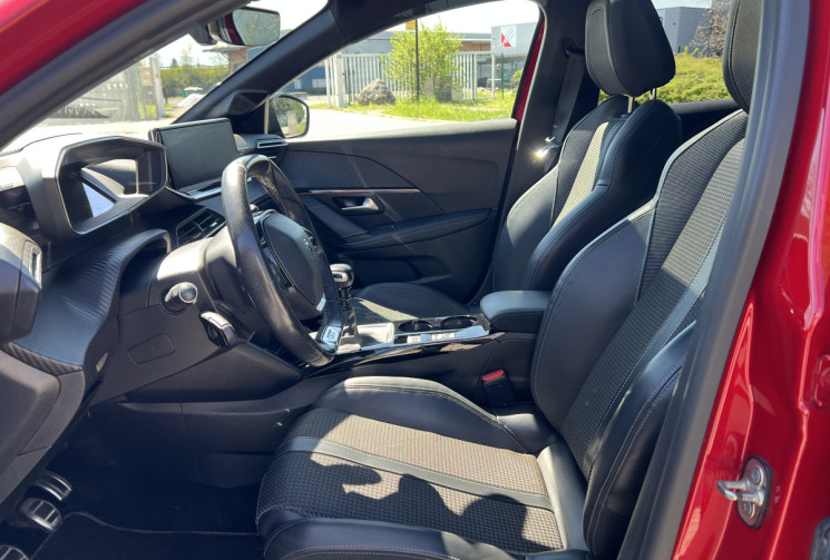 Peugeot 208  1.2 Puretech 100 GT Line / Distribution faite